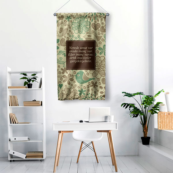 "Nerede Umut Varsa Orada İnanç Var, Artık Mucizeler Gerçekleşebilir" Duvar Flaması 8064