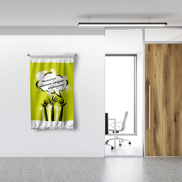 "Okulumuzun Mükemmel Olduğunu Düşünüyoruz" Okul Sevgisi Duvar Flaması 8072