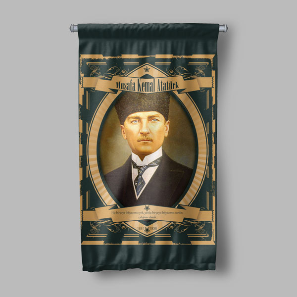 okul-sinif-duvar-flamasi-8079-06 Atatürk Portreli Siyah Altın Çerçeveli Duvar Flaması Kumaş Baskı 8079