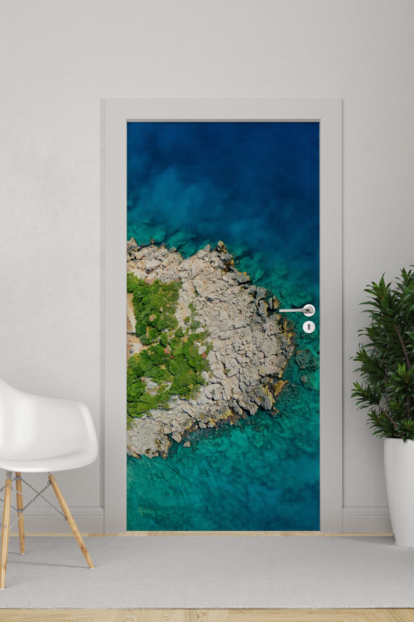 Turkuaz Deniz ve Kayalık Ada Manzaralı Kapı Giydirme 9749