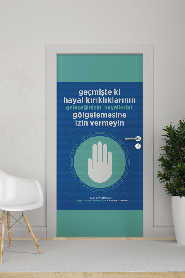 okul-sinif-kapi-giydirme-9018-0 "Geçmişin Gölgesi Geleceğe Düşmesin" Motivasyon Kapı Giydirmesi 9018