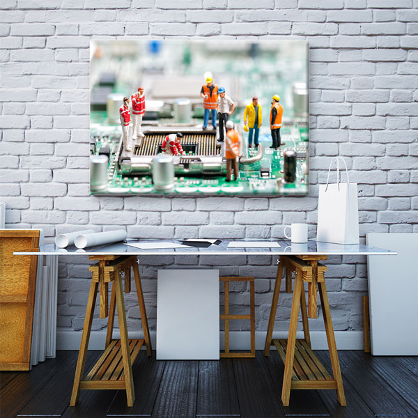 Mikroçip Üzerinde İşçi Figürleri Temalı Kanvas Duvar Tablosu – 5436