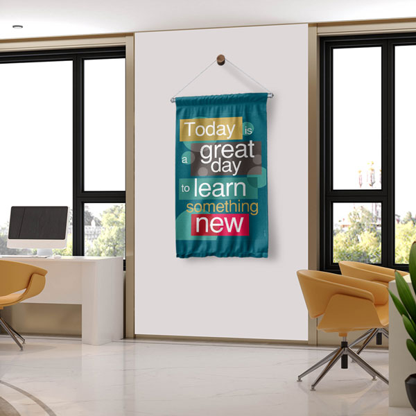 "Bugün Yeni Bir Şey Öğrenmek İçin Harika Bir Gün" Motivasyonel Duvar Flaması 8030