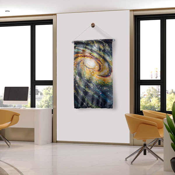 Spiral Galaksi Sanat Temalı Dekoratif Duvar Flaması - Kozmik Sanat ve Evren Görünümü 10287-DF