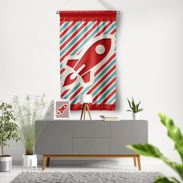 Retro Roket ve Çizgili Desenli Dekoratif Duvar Flaması - Uzay Keşfi Temalı 10307