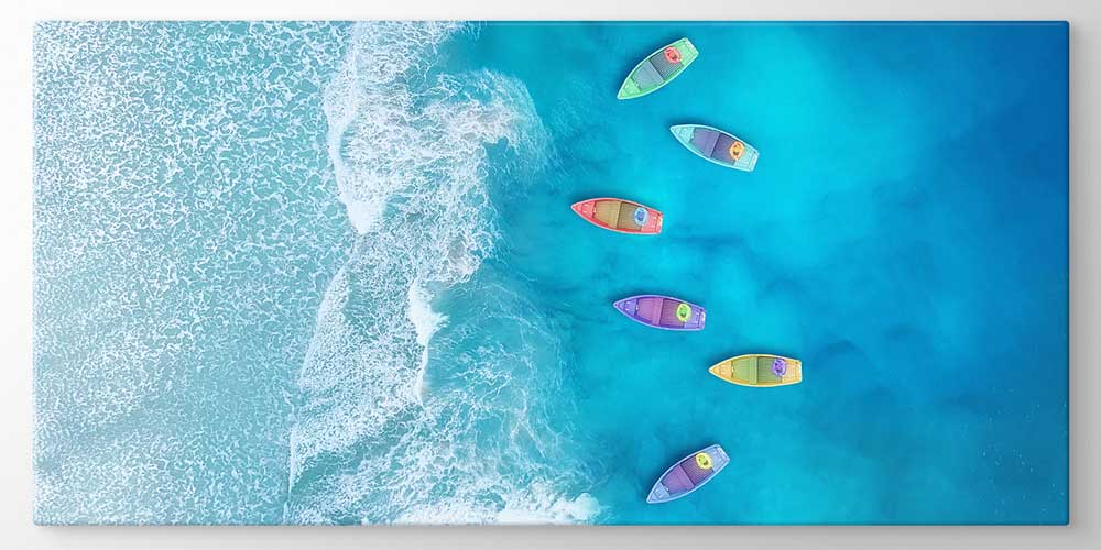sea-wall-big-size-decor-11894-04 Havadan Görünümlü Turkuaz Deniz ve Renkli Tekneler Manzaralı Büyük Ebat Duvar Dekor Ürünü 11894