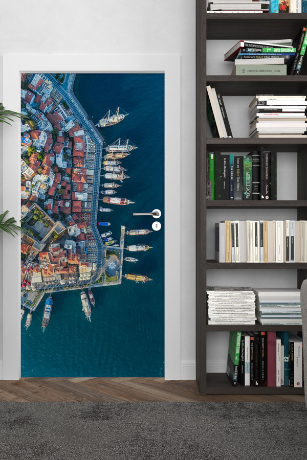Üstten Bakış Marina ve Kıyı Şehri Manzaralı Kapı Giydirme 9713