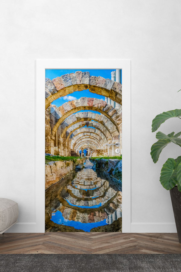 Antik Taş Kemerler ve Yansıma Manzaralı Kapı Giydirme 9718