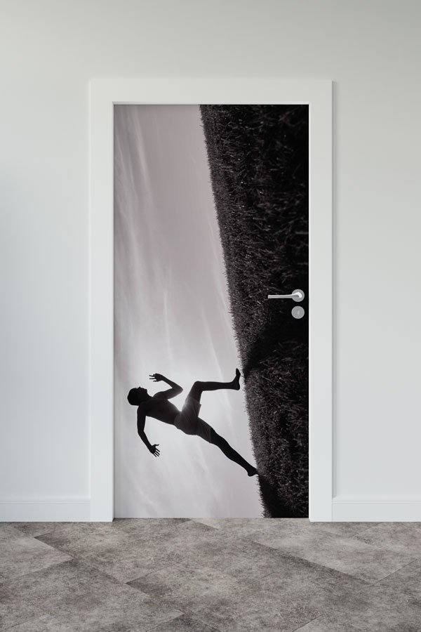 İnsan Figürü ve Yarık Zemin Soyut Spor Temalı Kapı Giydirme 8957