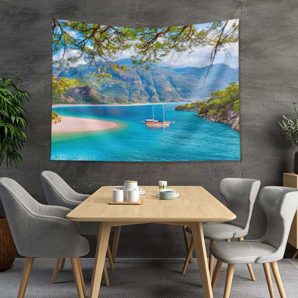 Turkuaz Koy, Dağlar ve Tekneli Manzara Duvar Örtüsü 11712