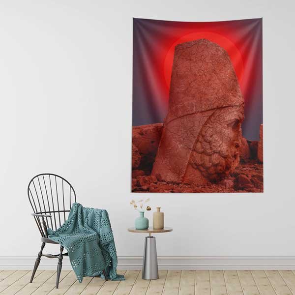tapestry-wall-art-11808-02 Nemrut Dağı Kızıl Tonlu Anıtsal Taş Baş Duvar Örtüsü Kumaş Baskı 11808