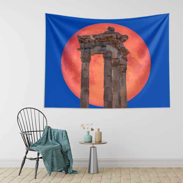 Kırmızı Ay Önünde Antik Tapınak Sütunları Duvar Örtüsü 11684