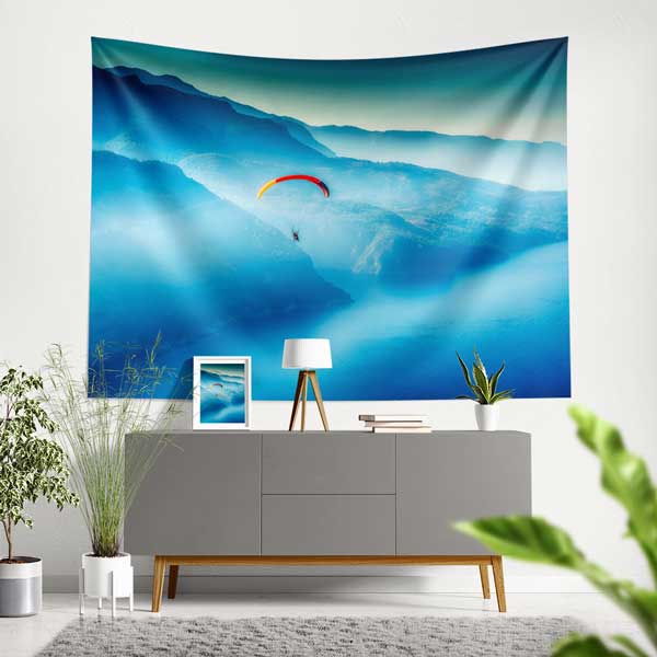 Sisli Dağlar Üzerinde Yamaç Paraşütü Manzarası Duvar Örtüsü 11706