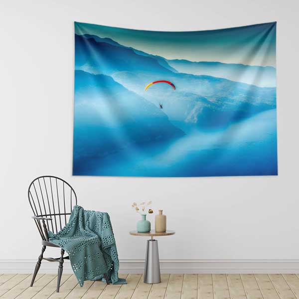 Sisli Dağlar Üzerinde Yamaç Paraşütü Manzarası Duvar Örtüsü 11706