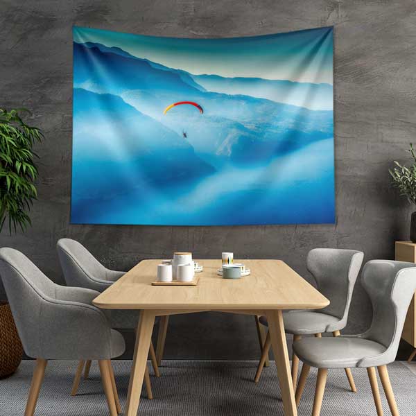 Sisli Dağlar Üzerinde Yamaç Paraşütü Manzarası Duvar Örtüsü 11706