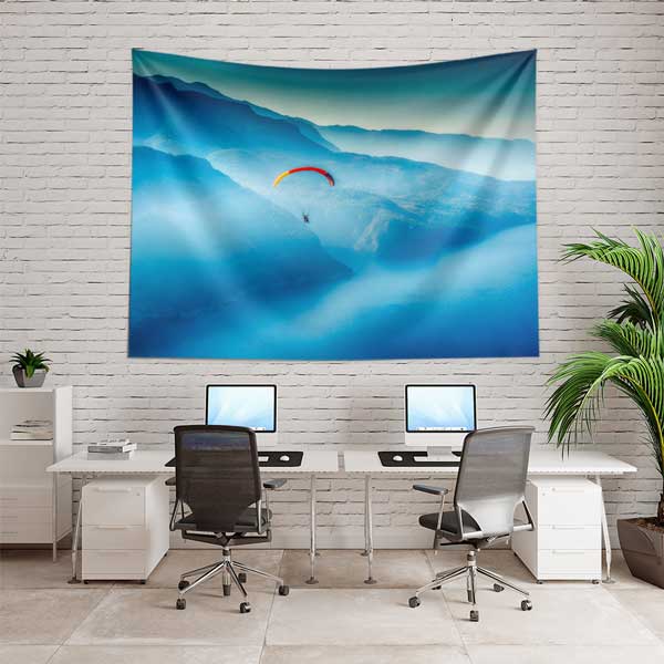 Sisli Dağlar Üzerinde Yamaç Paraşütü Manzarası Duvar Örtüsü 11706