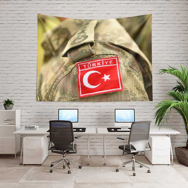 Türk Askeri Kamuflajı ve Bayrak Yamalı Duvar Örtüsü 11081