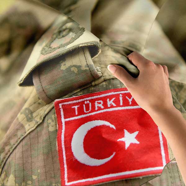 Türk Askeri Kamuflajı ve Bayrak Yamalı Duvar Örtüsü 11081