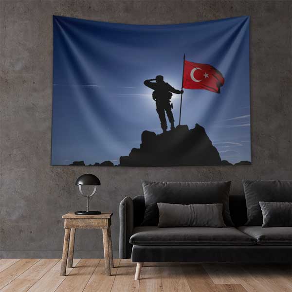 Zirvede Selam Veren Türk Askeri Duvar Örtüsü 11080
