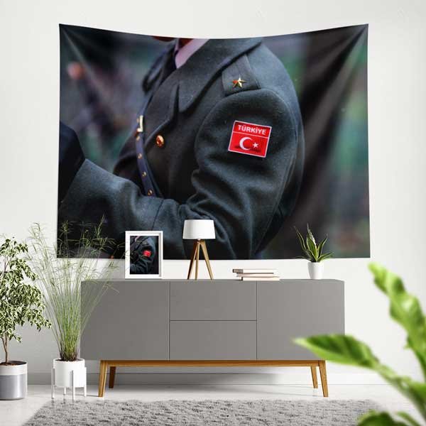 Türk Askeri Resmi Elbise ve Bayrak Yamalı Duvar Örtüsü 11085