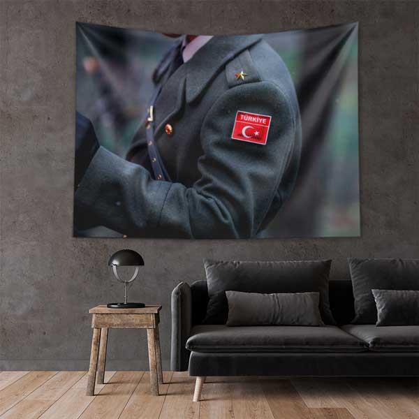 Türk Askeri Resmi Elbise ve Bayrak Yamalı Duvar Örtüsü 11085