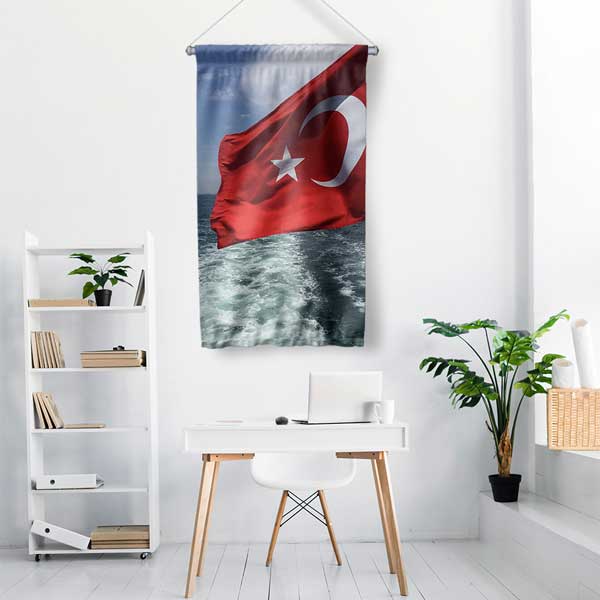 turk-bayragi-duvar-flamasi-11141-01 Dikey Türk Bayrağı ve Tekne İzli Deniz Duvar Flaması 11141