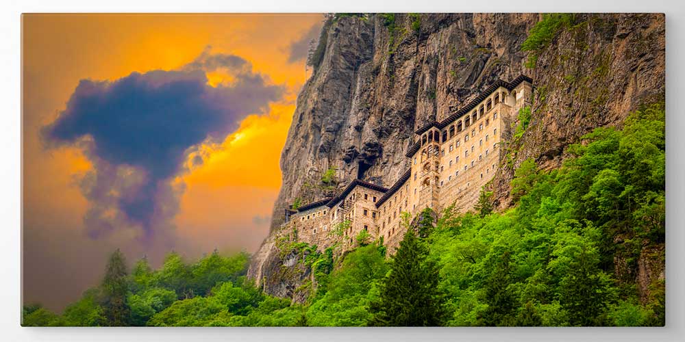 Kayalıklara Oyulmuş Tarihi Manastır ve Yeşil Vadi Panorama Büyük Ebatlı Duvar Dekoru 11953