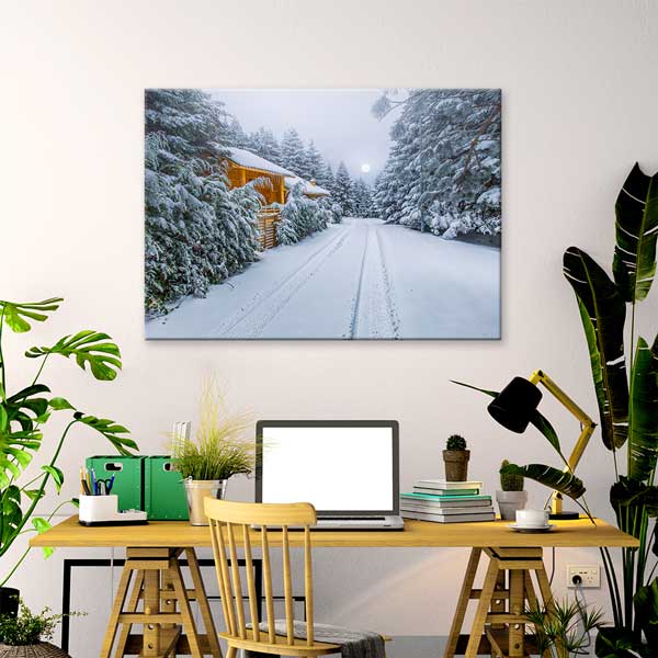 Karlı Orman Yolu ve Ahşap Dağ Evi Kış Manzarası Kanvas Tablo 12082