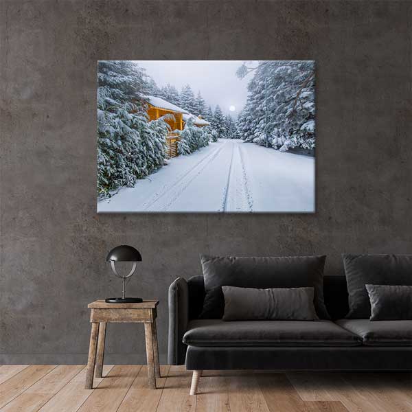 Karlı Orman Yolu ve Ahşap Dağ Evi Kış Manzarası Kanvas Tablo 12082