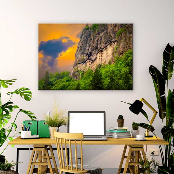 Kayalıklara Oyulmuş Tarihi Manastır ve Yeşil Vadi Kanvas Tablo 12109