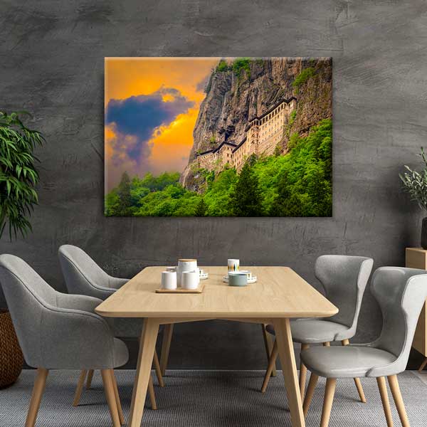 Kayalıklara Oyulmuş Tarihi Manastır ve Yeşil Vadi Kanvas Tablo 12109