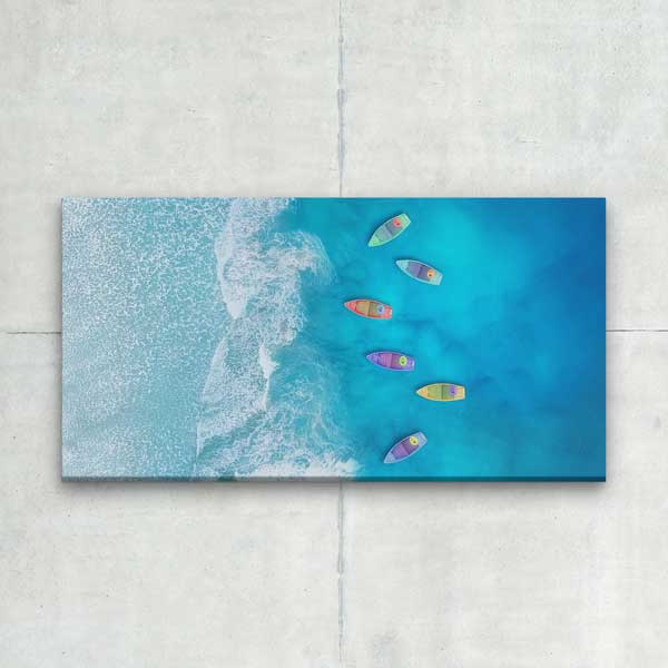 Turkuaz Denizde Renkli Tekneler Manzarası Kanvas Tablo 12045