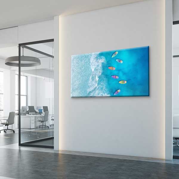 Turkuaz Denizde Renkli Tekneler Manzarası Kanvas Tablo 12045