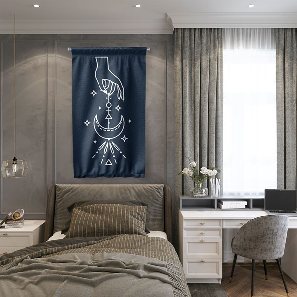 Minimal Ay ve El Sembol Tasarımlı Duvar Flaması 6296