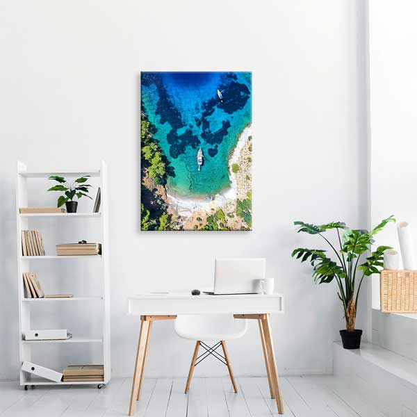 Turkuaz Koy ve Demirli Tekneler Manzarası Kanvas Tablo 12061