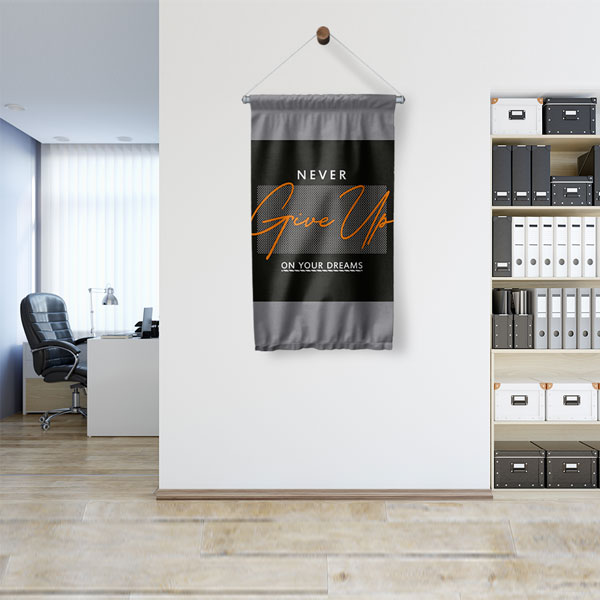 Never Give Up Duvar Flaması 7668