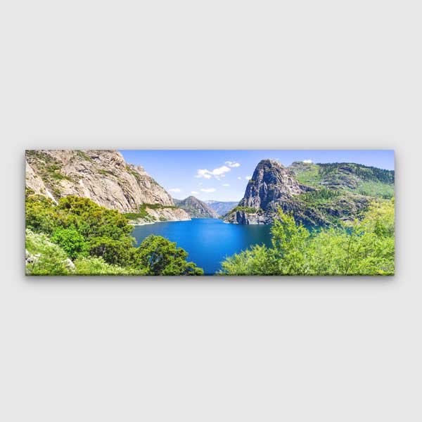 wall-decor-13826-00 Kayalık Dağlar Arasında Mavi Göl Vadisi Panoramik Duvar Tablosu 13826