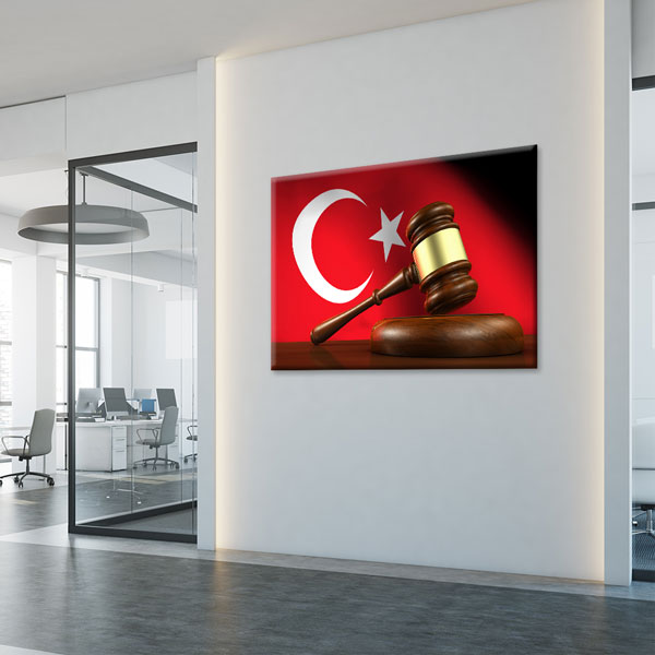 wall-decore-5261-02 Türk Bayraklı Hakim Tokmağı Temalı Kanvas Tablo – 5261