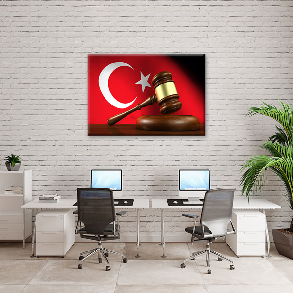 wall-decore-5261-05 Türk Bayraklı Hakim Tokmağı Temalı Kanvas Tablo – 5261