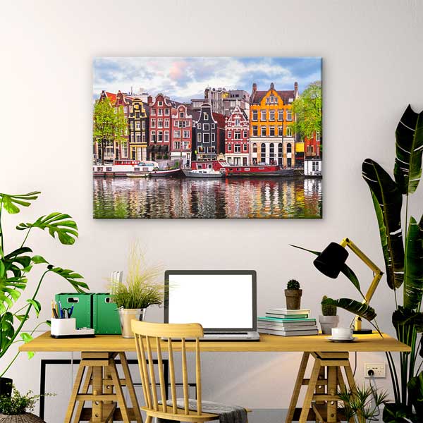 wall-design-art-13411-02 Amsterdam Renkli Kanal Evleri ve Tekne Manzarası Duvar Tablosu 13411