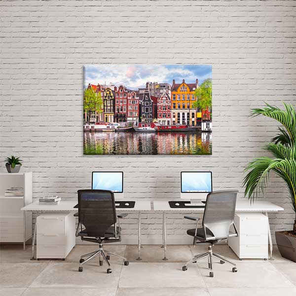 wall-design-art-13411-04 Amsterdam Renkli Kanal Evleri ve Tekne Manzarası Duvar Tablosu 13411