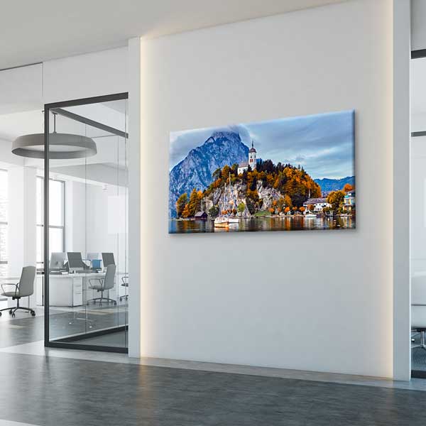 Traunsee Gölü Ada Şapeli ve Dağ Manzarası Kanvas Tablo – 13709