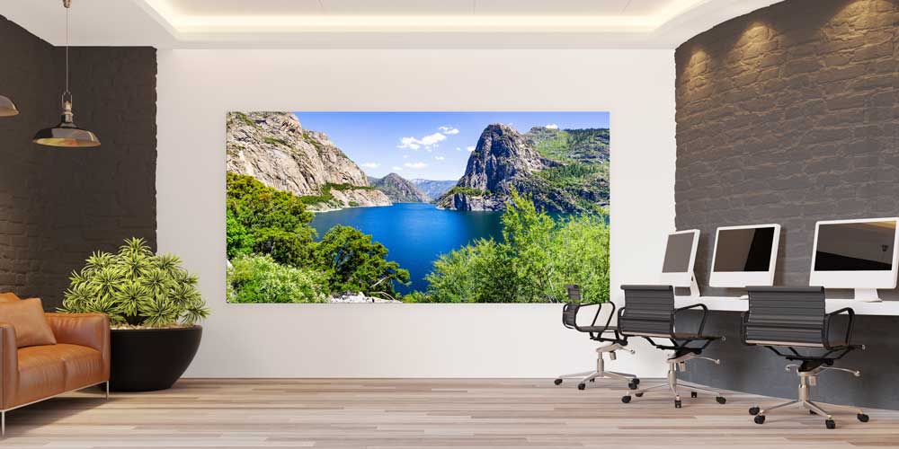 Kayalık Vadide Mavi Göl Manzarası Büyük Ebat Duvar Dekor Ürünü 14194