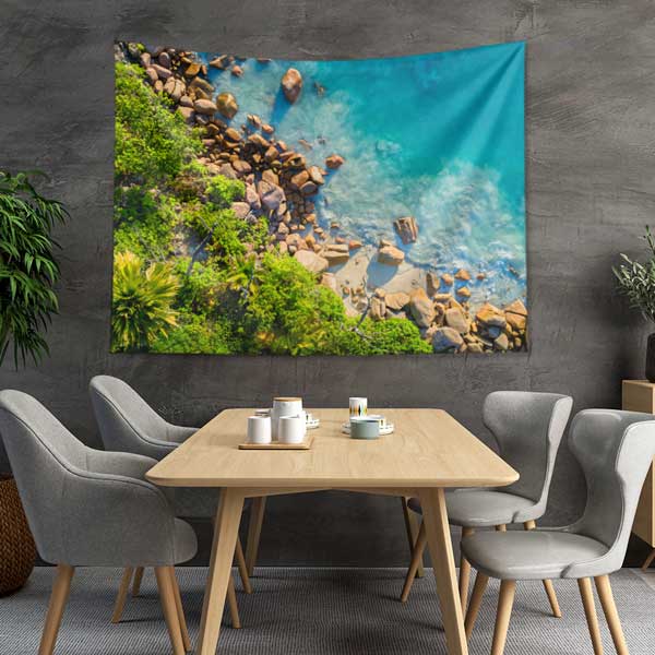 wall-tapestry-14275-03 Tropikal Kayalık Kıyı ve Turkuaz Deniz Doğa Manzarası Duvar Örtüsü Kumaş Baskı 14275