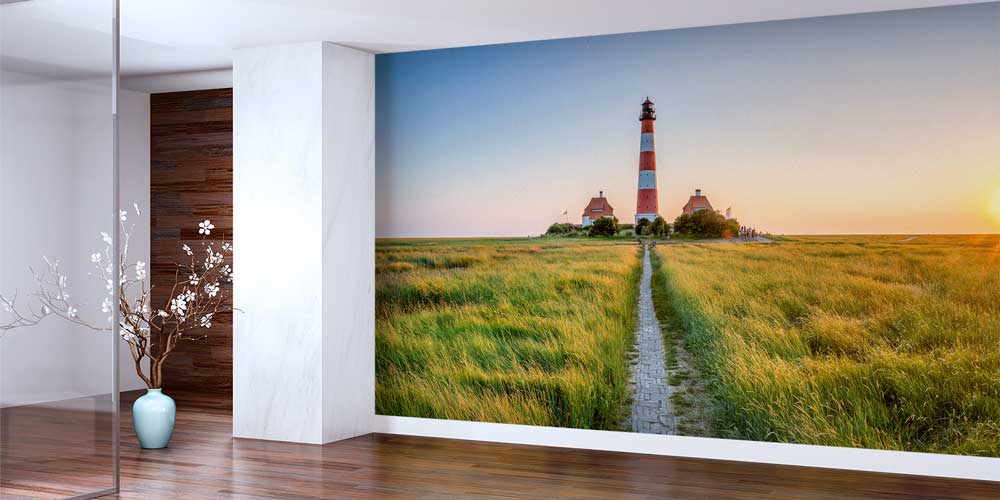 Gün Batımında Deniz Feneri ve Yeşil Düzlük Manzarası Duvar Kağıdı 13062