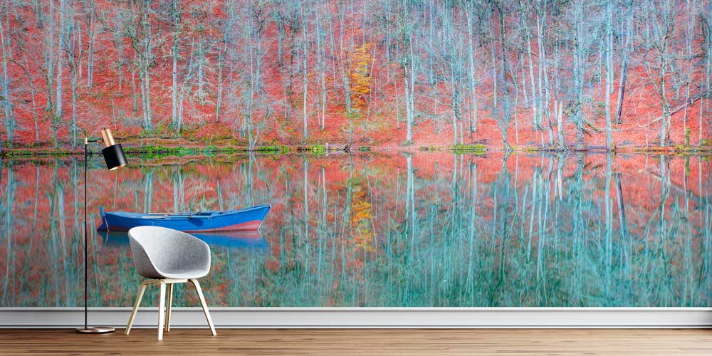 Çakıl taşlı sahilde deniz dalgalarının doğal dokusunu yansıtan doğa manzaralı duvar kağıdı 11597