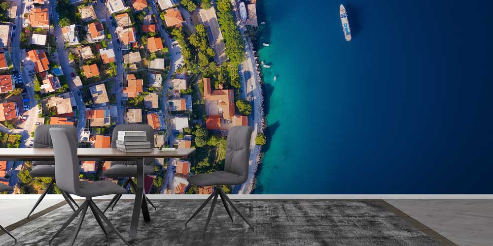 Kuşbakışı Sahil Kasabası ve Turkuaz Deniz Manzarası Duvar Kağıdı 13064